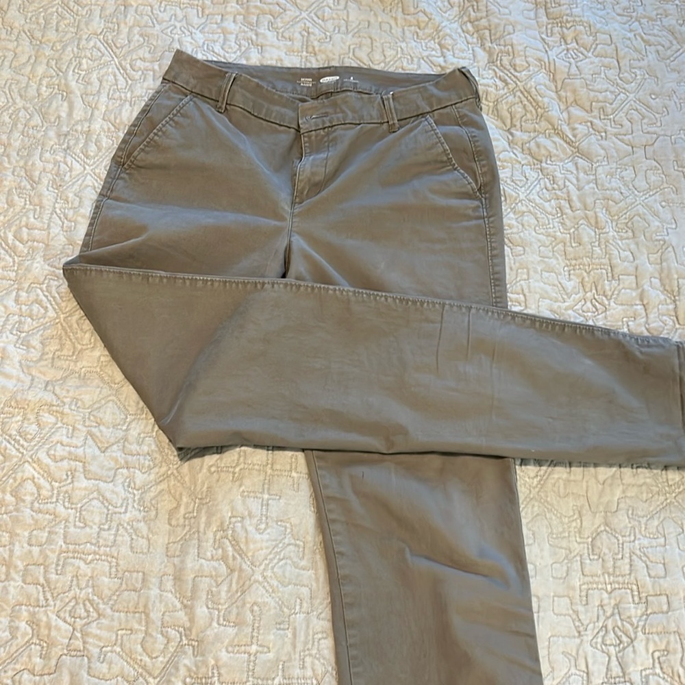 Gray old navy khaki pants